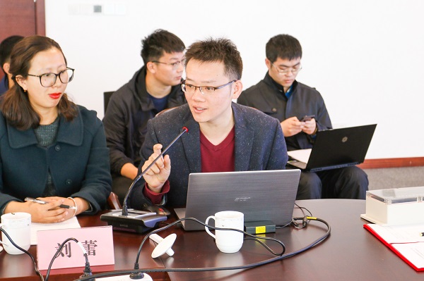 图4 beat365体育官方网站海上装备与系统研究所副所长王鸿东介绍中国智能船艇挑战赛“海上争锋”竞赛方案.JPEG